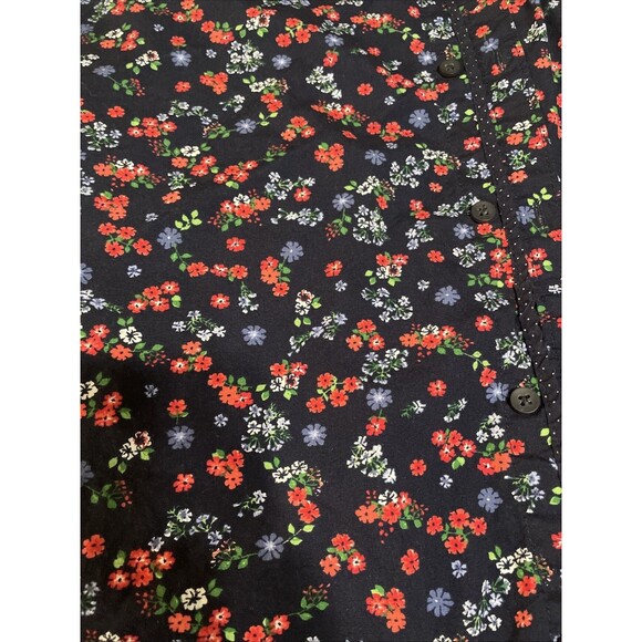 Across The Pond Large Button Up Top - Picture 2 of 4